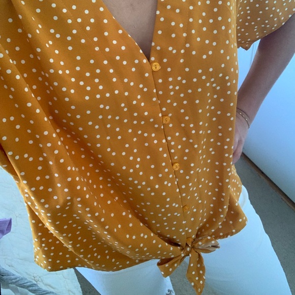 Polka dot yellow tie shirt - Picture 2 of 6